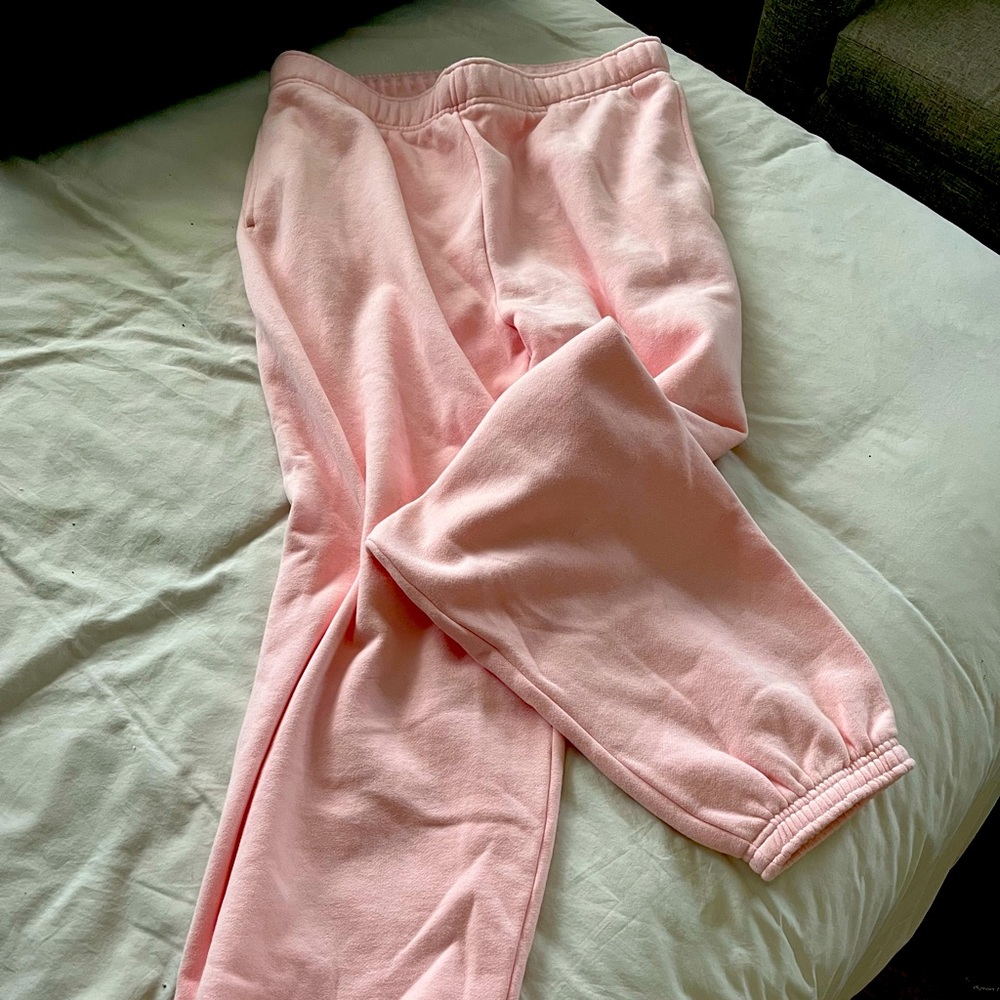 TNA CozyAF pink sweatpants. NWOT. Size Medium